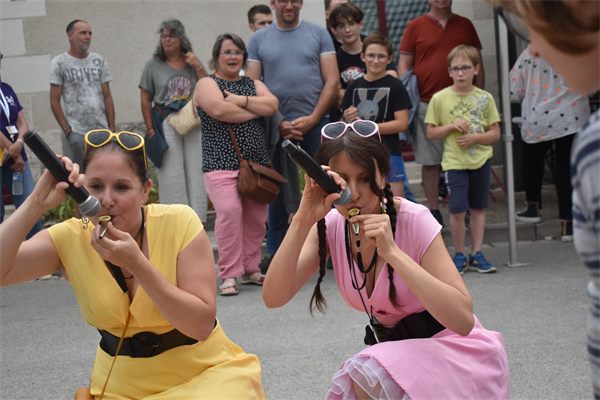 Animation festive des Sympatifs en plein air